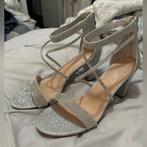 Women’s Top Moda Rosa 66 Rhinestone Heels Brand New in Box US Size 11 Silver - Picture 7 of 10